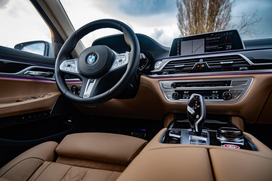 Торпедо BMW 730d xDrive M Sport (G11) 2019 года  (WW) (фото 12 из 18)